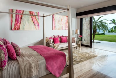 Luxury Villa Photo #18