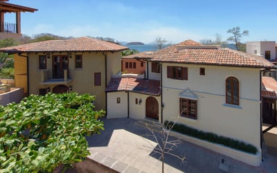 Luxury Villa Photo #36
