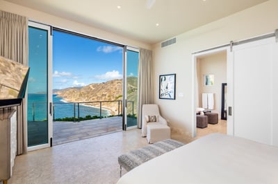 Luxury Villa Photo #9