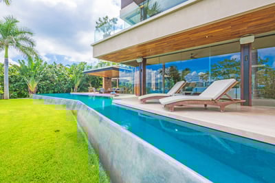 Luxury Villa Photo #8