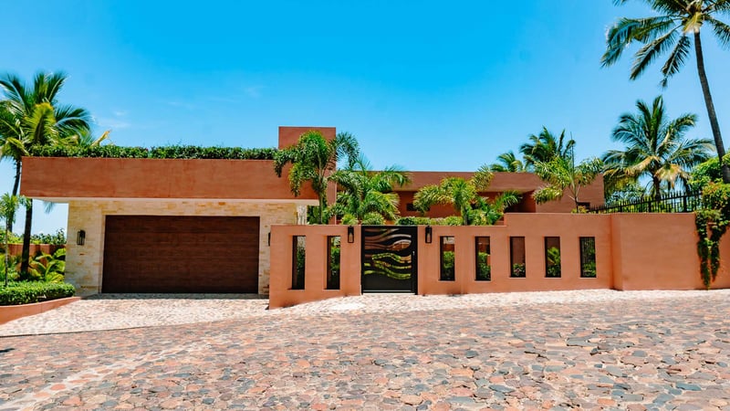 Surfside Serenity Villa