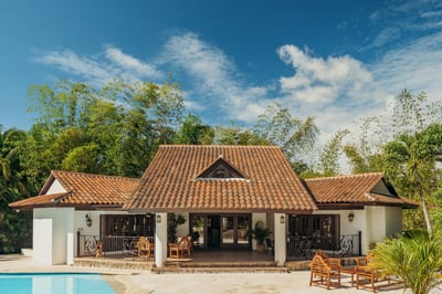 Luxury Villa Photo #3