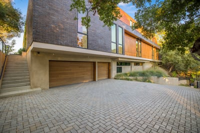 Luxury Villa Photo #18