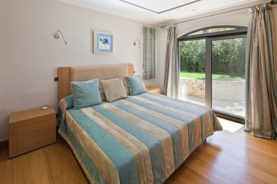 Luxury Villa Photo #21