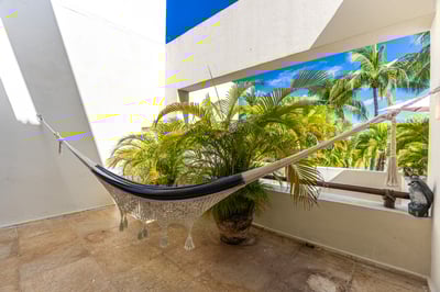 Luxury Villa Photo #30