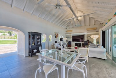 Luxury Villa Photo #18