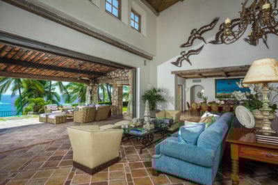 Luxury Villa Photo #10