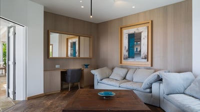 BLUE SWAN Living Area