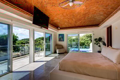 Luxury Villa Photo #20