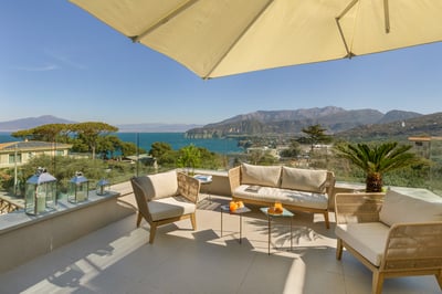 Luxury Villa Photo #7