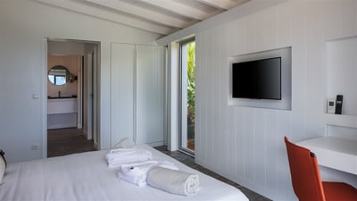 Luxury Villa Photo #32