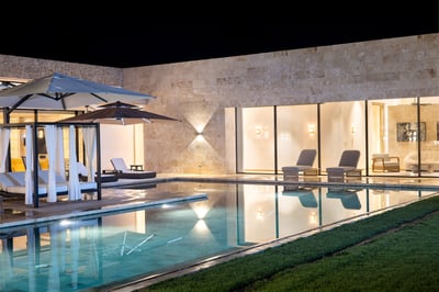 Luxury Villa Photo #13