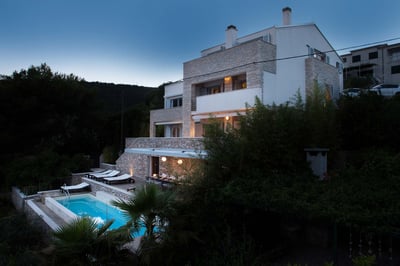 Luxury Villa Photo #5