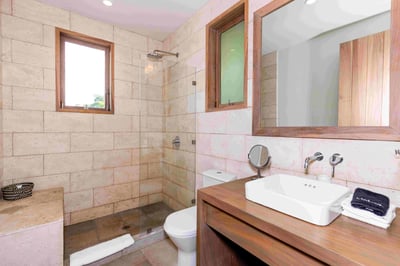 Villa Royal | Bathroom