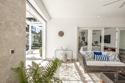 Luxury Villa Photo #18