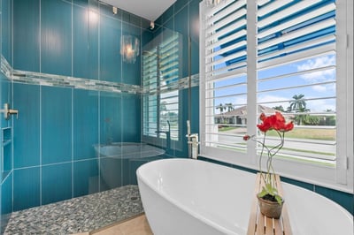 Luxury Villa Photo #17