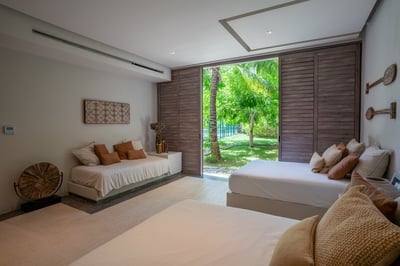 Luxury Villa Photo #81
