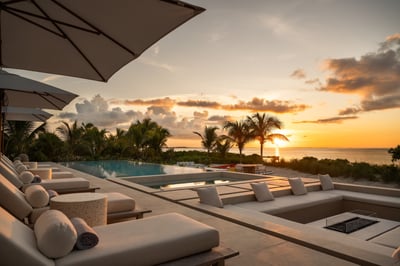Luxury Villa Photo #15