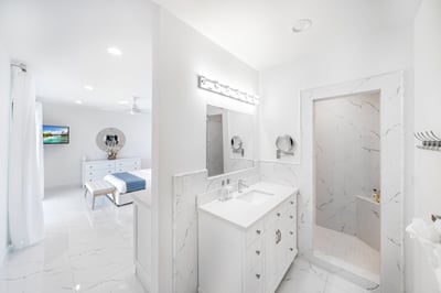 Luxury Villa Photo #22