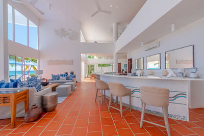 Luxury Villa Photo #22