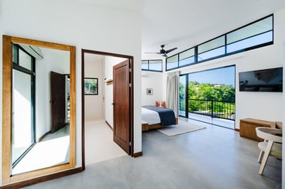 Luxury Villa Photo #23