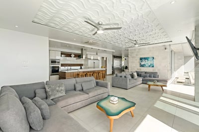 Luxury Villa Photo #22