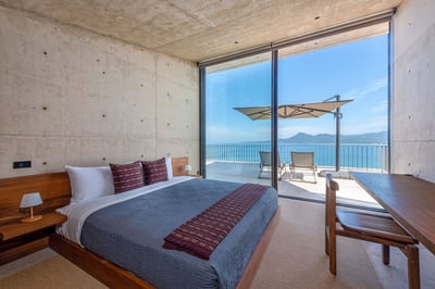 Luxury Villa Photo #25