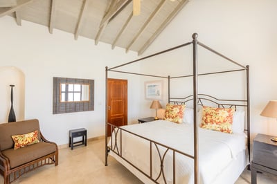 Luxury Villa Photo #30