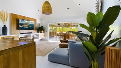 Luxury Villa Photo #26