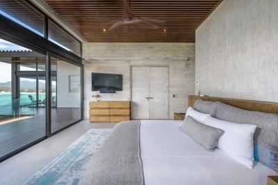 Luxury Villa Photo #29