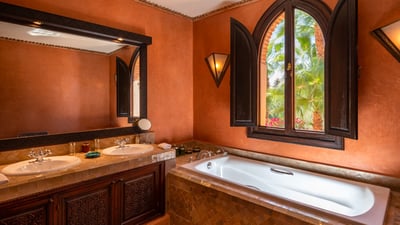 Luxury Villa Photo #21