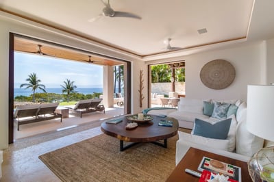 Luxury Villa Photo #14