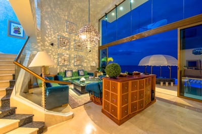 Luxury Villa Photo #25
