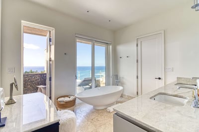 Luxury Villa Photo #19