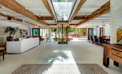 Luxury Villa Photo #15