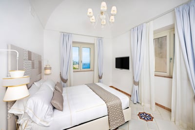 Luxury Villa Photo #24