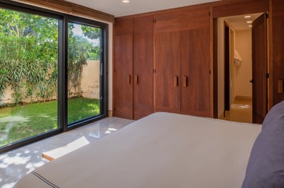 Luxury Villa Photo #38