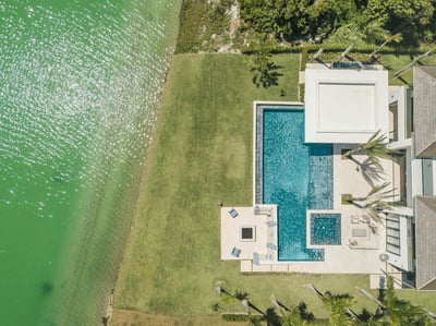 Luxury Villa Photo #3