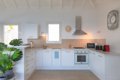 Kitchen & Dining Area