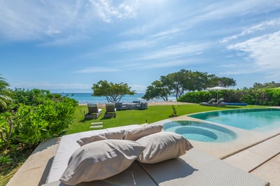 Luxury Villa Photo #16