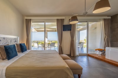 Luxury Villa Photo #24