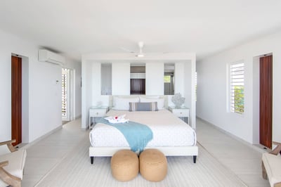 Luxury Villa Photo #51