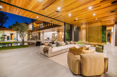 Luxury Villa Photo #22