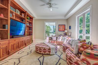 Luxury Villa Photo #16
