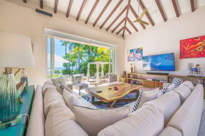 Luxury Villa Photo #14