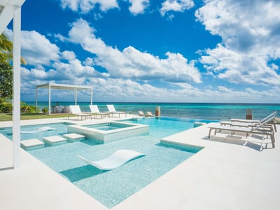 Luxury Villa Photo #4