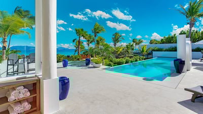 Luxury Villa Photo #16