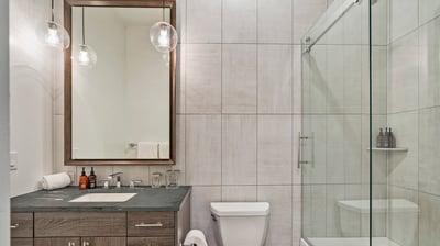 Lower level king 1 ensuite