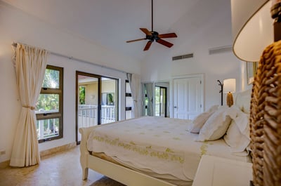 Luxury Villa Photo #43
