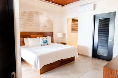 Luxury Villa Photo #35